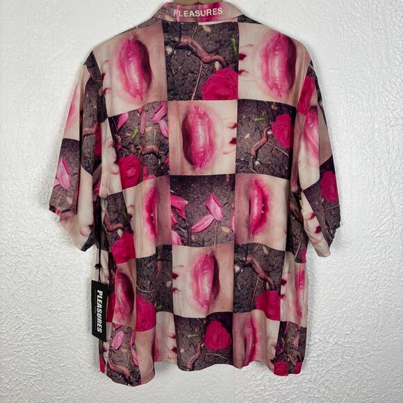 Pleasures Men's Wormy Lips Short Sleeve Button Down Shirt NWT Size Large - Picture 4 of 8